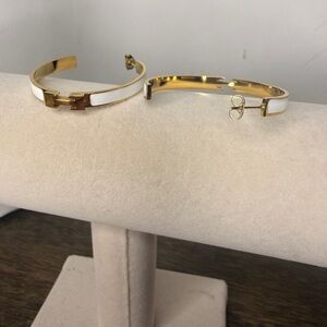 Elegant Gold and White Earrings